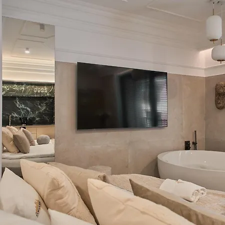 Apart-hotel Granaria Jacuzzi Premium By Downtown