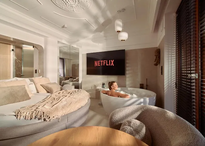 Granaria Jacuzzi Premium By Downtown 4* 그단스크